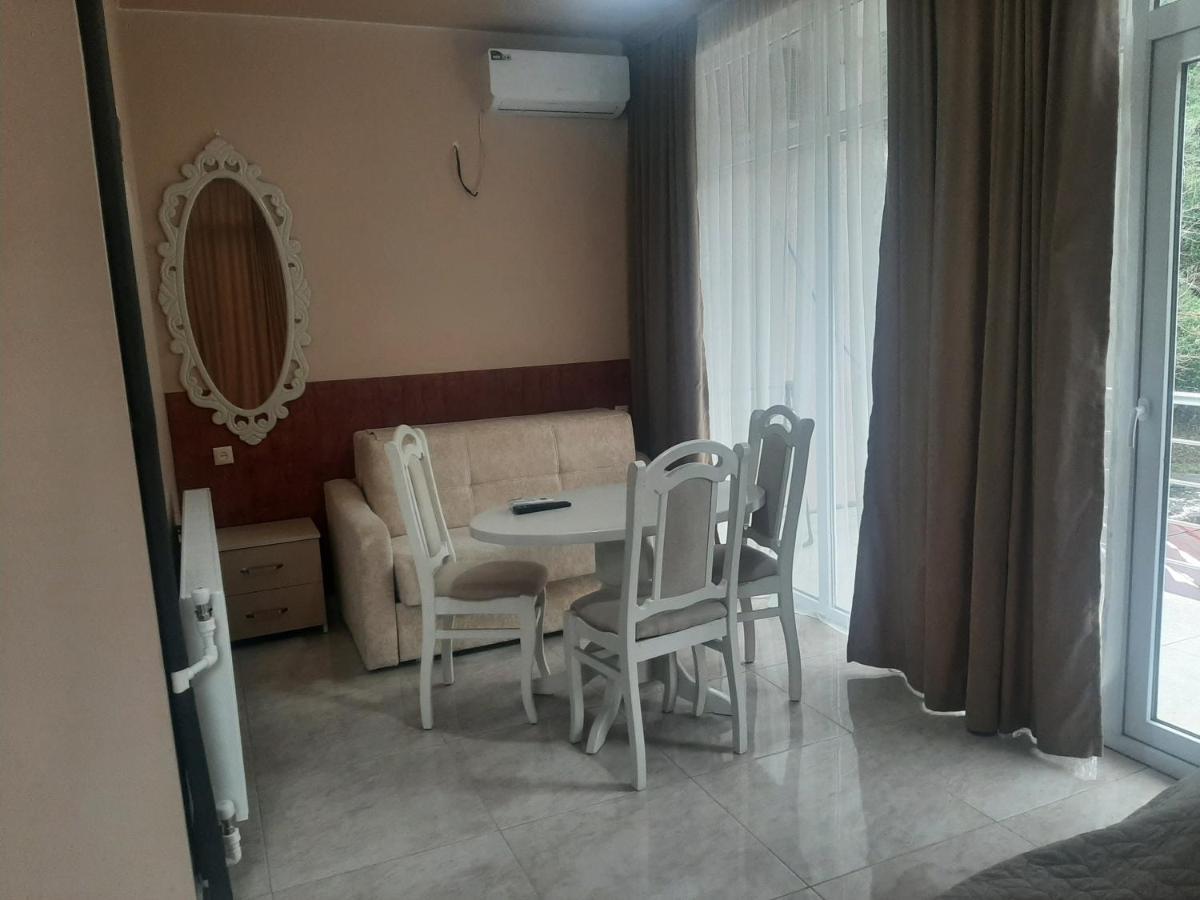 Giorgi Kvariati Hotel Exterior photo
